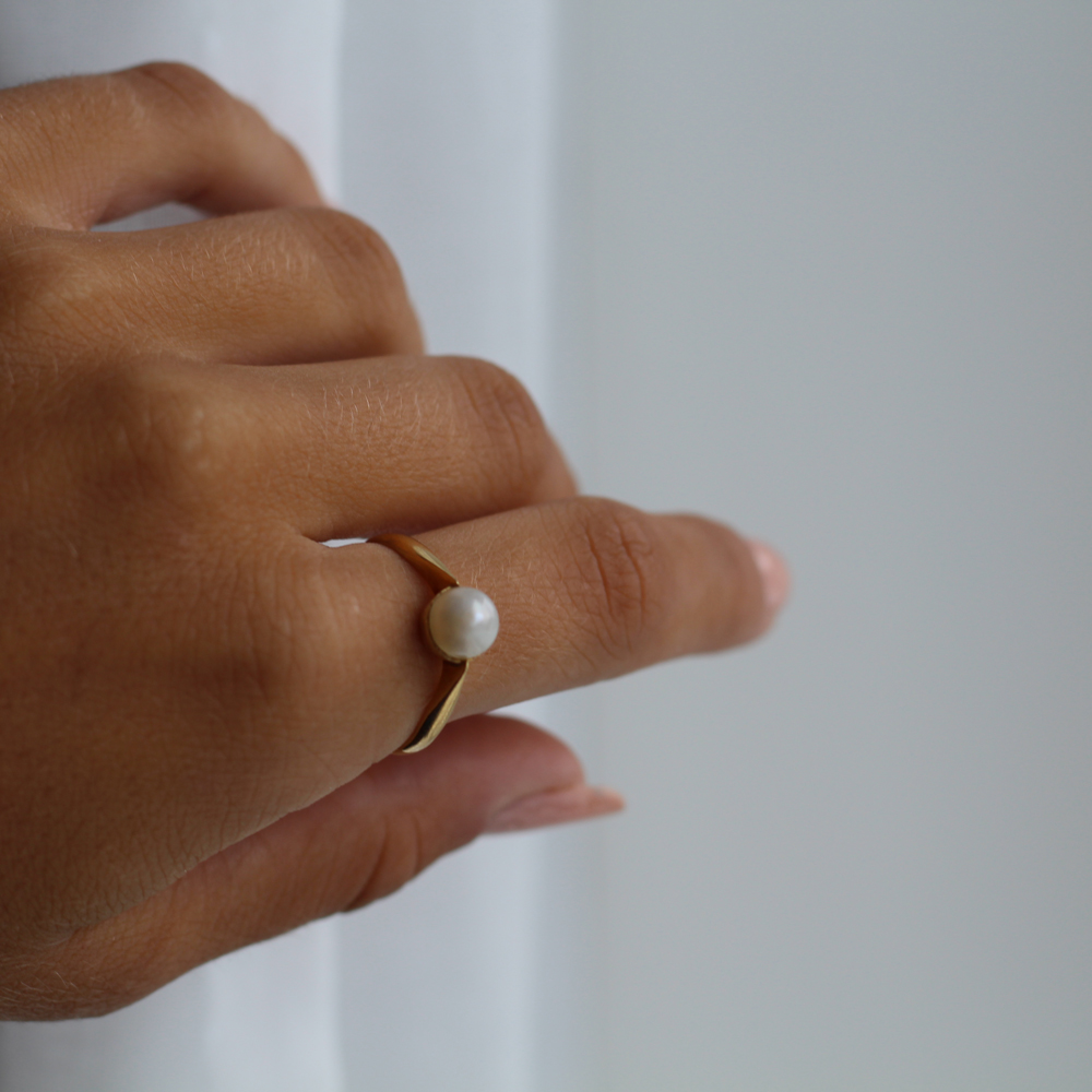 Guldring 18k m. pärla
