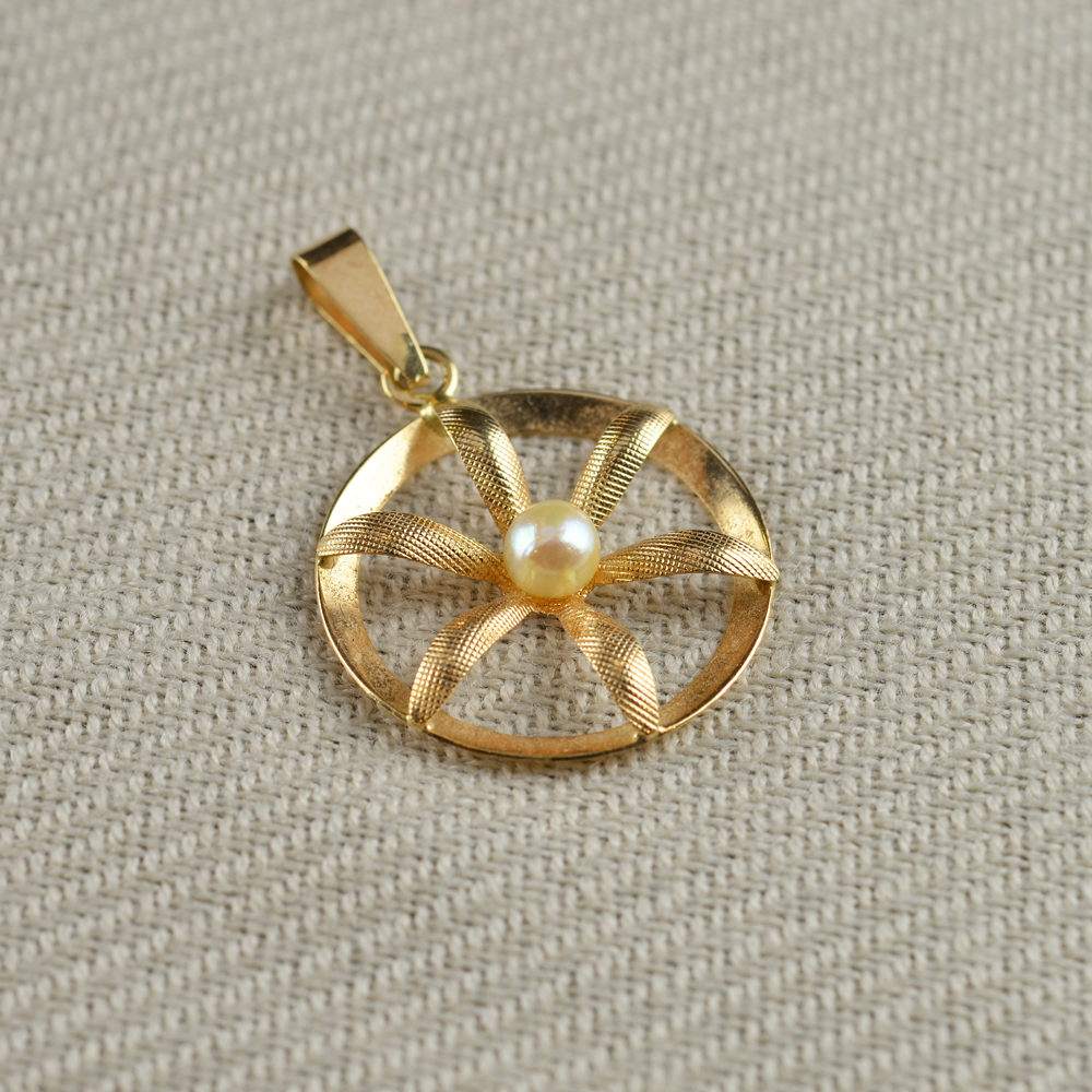 Hänge 18k guld med pärla