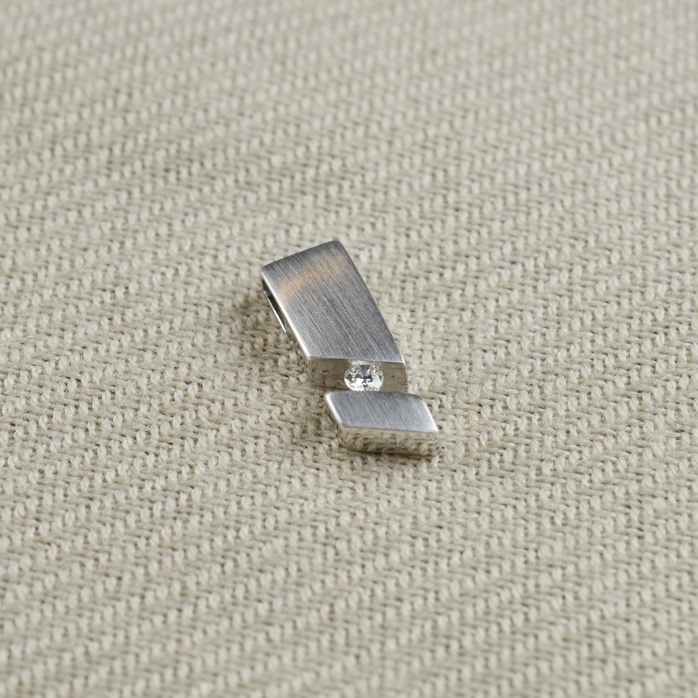 Hänge i 18k vitguld och diamant 0,07ct