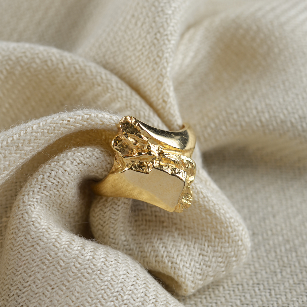 Guldring 18k ”Sarek-stil”