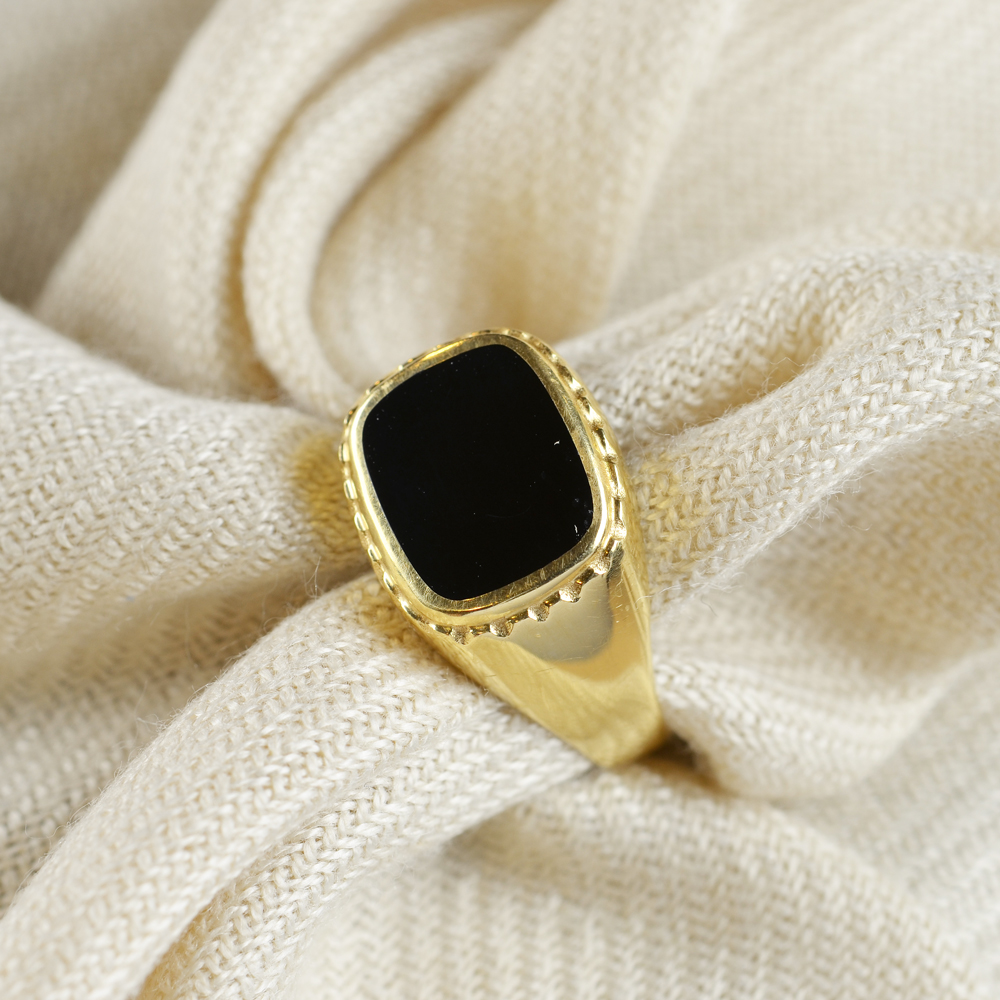 Klackring 18k guld med onyx
