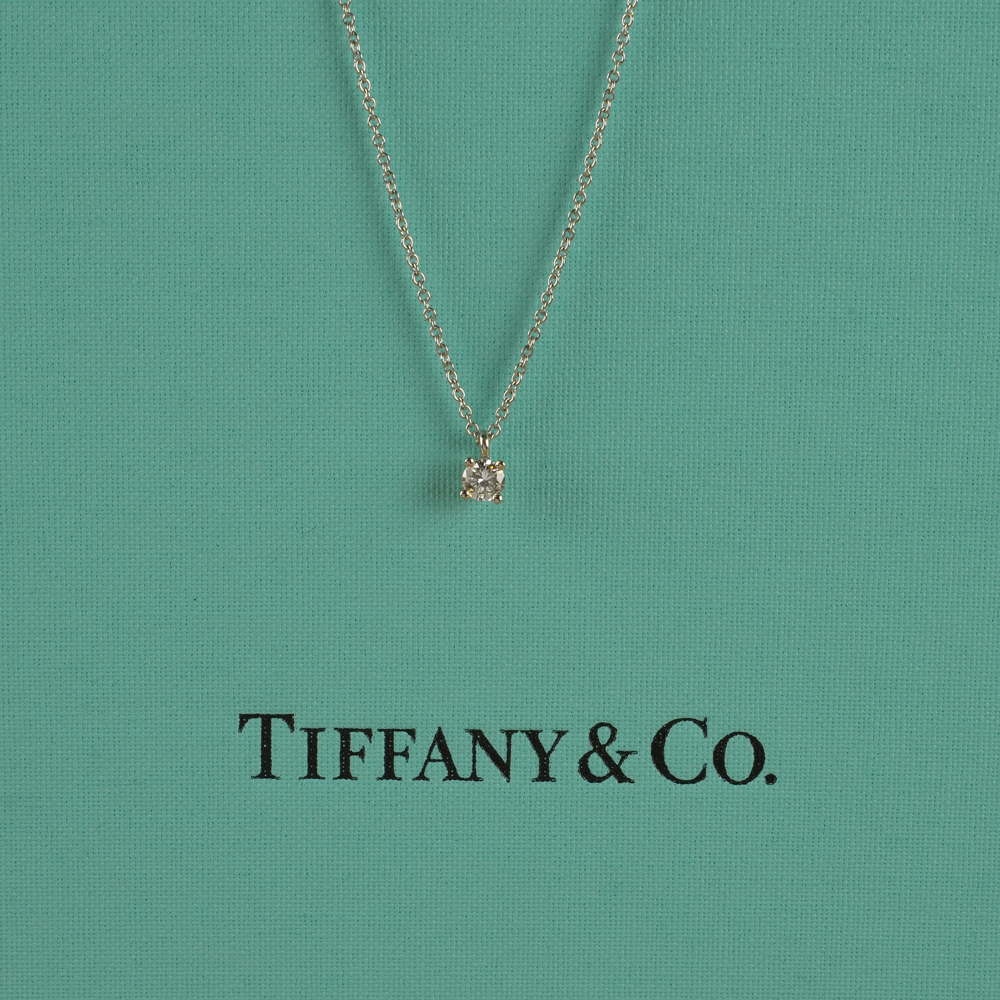 Tiffany & Co Solitaire Diamond Pendant 0,22ct