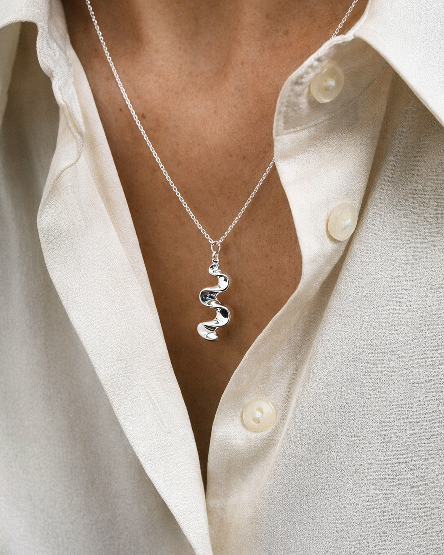 Water-Flow-small-necklace-03