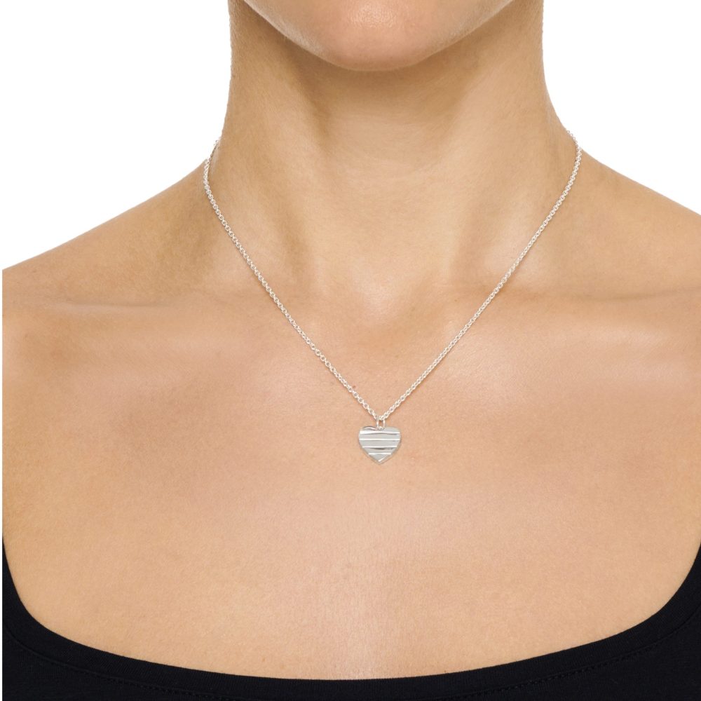 a-piece-of-my-heart-pendant-silver-efva-attling_11-100-02388_3