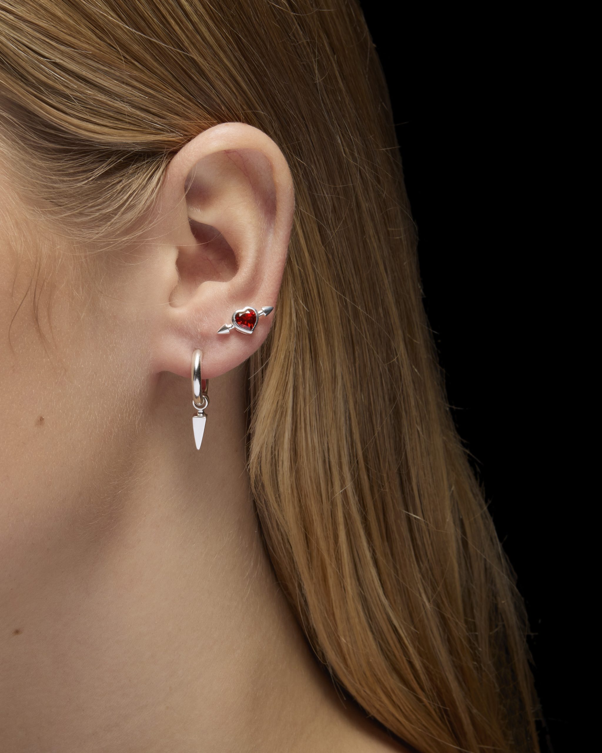 270_ac7de140d3-tiny-poison-pierced-heart-ear-stud-silver-garnet-model-original
