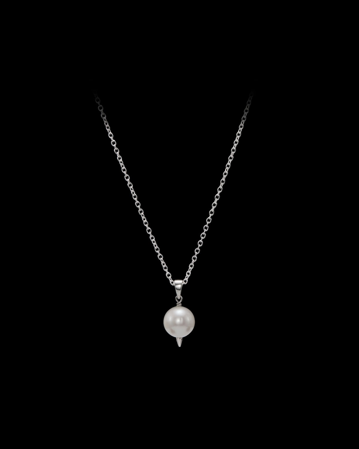 3275_e735c5619a-260417_maria_nilsdotter_pierced_pearl_sil_0934-0x1500