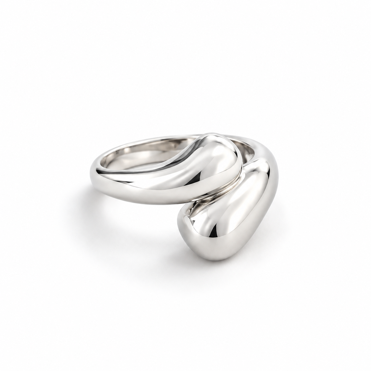 Skulptural silverring med mjuka kurvor
