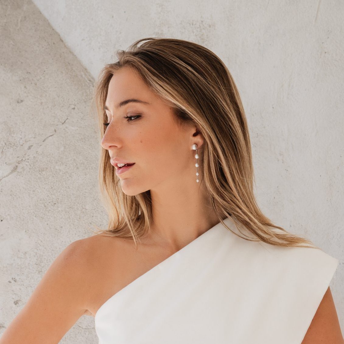 Stella_flowing-pearls-earrings